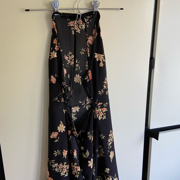 Open back dress 👗 - Picture 3 of 5